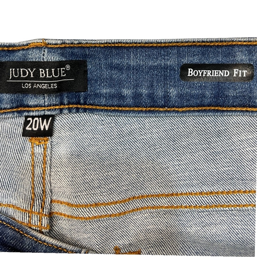 Judy Blue Monroe Mid Rise Ripped Boyfriend Fit Mom Jeans Size 20W - Picture 8 of 13